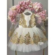 Rochie Albă cu Dantelă Aurie – Rochie Elegantă de Botez cu Fundă Mare | Eliz