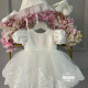 Set Rochie Botez Albă cu Dantelă Fină, Fundă Mare și Bonetă – Rochie Prințesă Elegantă | Set White Little Princess