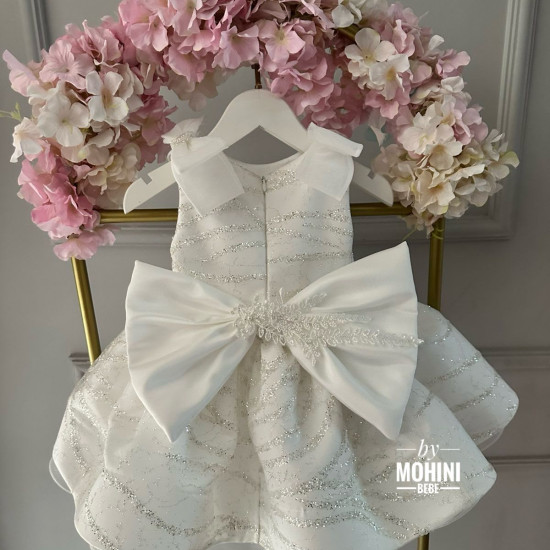 Rochie Botez Albă cu Paiete Argintii, Fundă Mare și Guler Elegant – Rochie Prințesă Strălucitoare |White Beauty