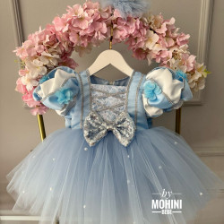 Rochie Prințesă Albastră Deschis cu Mâneci Bufante și Fundă Paiete – Rochie Cinderella Elegantă Tulle | Blue Fairytale Dress