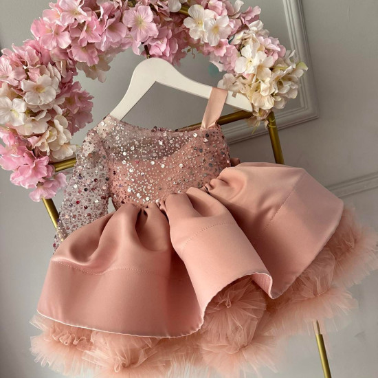 Rochie Prințesă Cu Trena, Roz Pudrat cu Fundă Mare și Paiete – Rochie Elegantă Tulle | Ifatima