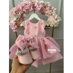 Rochie Prințesă Roz cu Broderii Florale și Perle – Rochie Elegantă Satin cu Fustă Voluminoasă | Princess Pinky