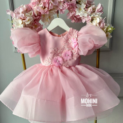 Rochie Prințesă Roz cu Mâneci Bufante Mari și Aplicații Florale – Rochie Elegantă Tulle | Organza Pink Flowers