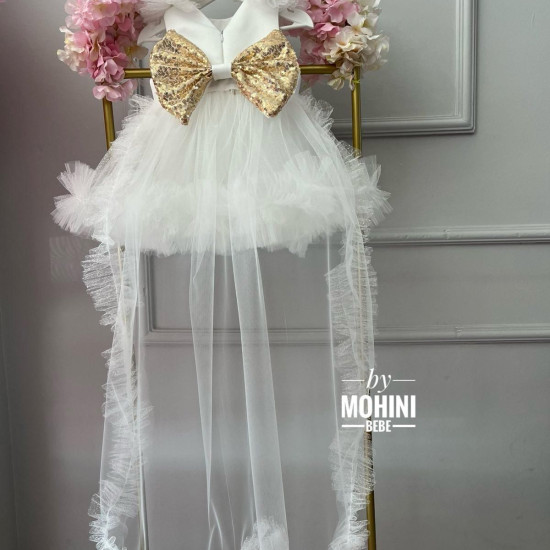 Rochie de Botez Prințesă Albă cu Fundă Aurie și Trenă – Rochie Elegantă Suki Tail
