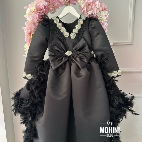 Rochie fete neagra cu trena si accesorii argintii Black Bijoux